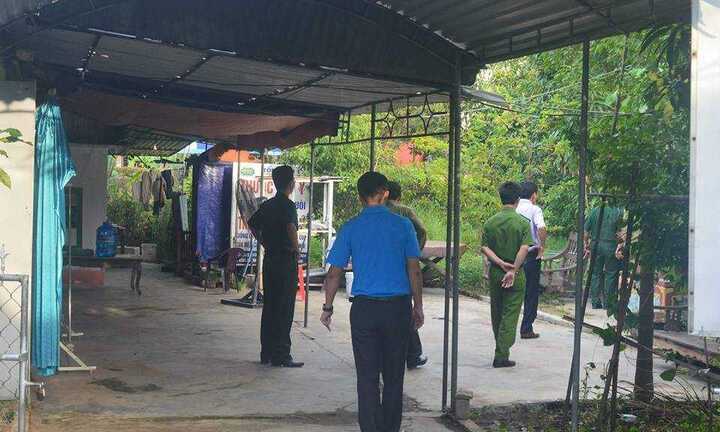 Bất ngờ phát hiện mìn tự chế dưới gầm giường người chết