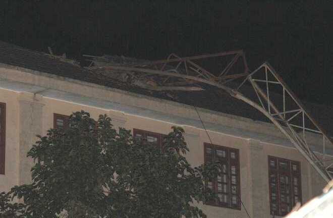 Cần cẩu sập trúng đầu, nam sinh lớp 10 chết oan uổng