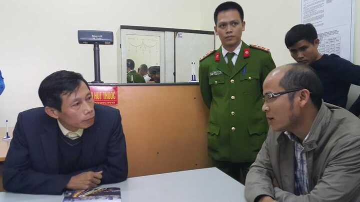 Dân đưa ô tô chặn cầu Bến Thủy 1: Giám đốc trạm thu phí lên tiếng