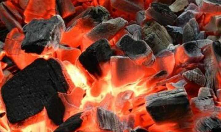 Bố mẹ đốt than sưởi ấm, bé trai 4 ngày tuổi chết thương tâm