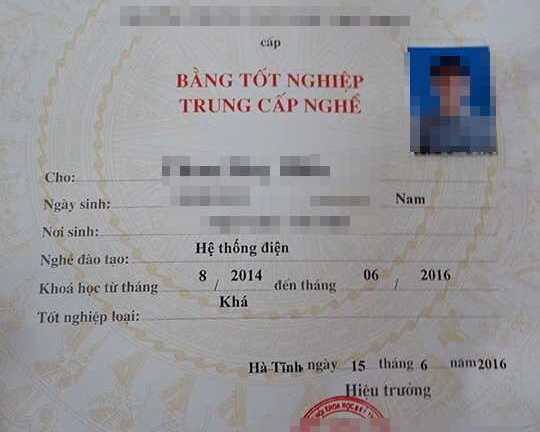 Vụ bằng trung cấp nghề giả giá 7 triệu đồng: Nguy cơ bị chìm xuống