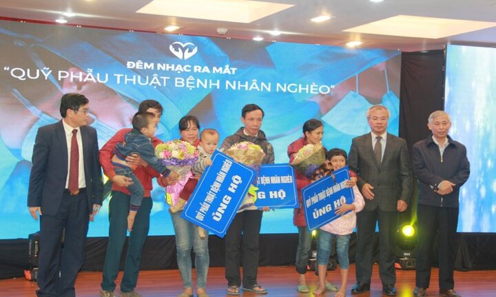 Đêm nhạc ra mắt 'Quỹ phẫu thuật bệnh nhân nghèo' ở Hà Tĩnh