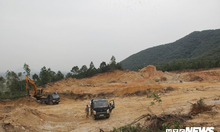 Doanh nghiệp núp bóng khai thác đá để bán đất ở Hà Tĩnh: Chủ tịch huyện chỉ đạo làm rõ