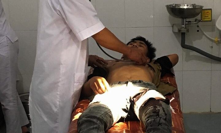 Cãi nhau trong lớp, nam sinh cầm dao đâm bạn học