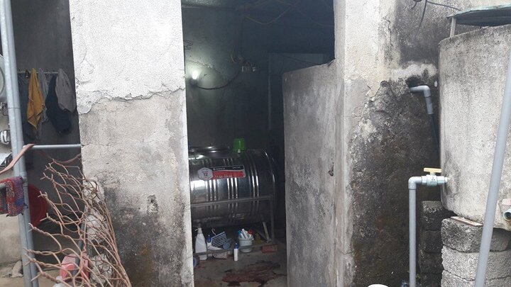 Đến tiệm mua thuốc, hoảng hốt thấy thi thể người phụ nữ bên vũng máu