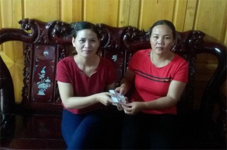 Vợ cán bộ quân đội trả lại ví chứa 165 triệu đồng cho người đánh rơi