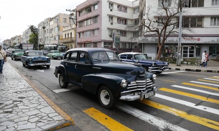 Kỳ lạ như mua bán ô tô ở 'thiên đường xe cổ' Cuba