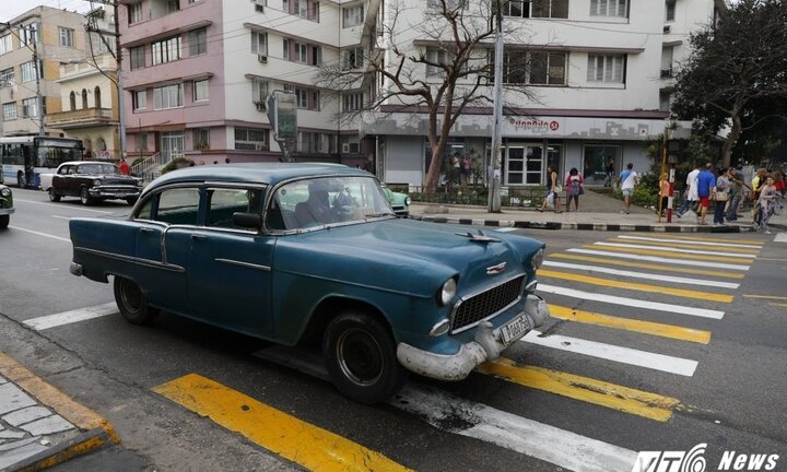 Những chuyện chưa từng kể về xe cổ ở Cuba: Khó như xin sửa xe cổ