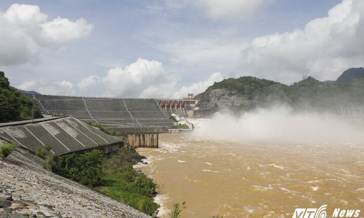 Xả lũ thuỷ điện Hoà Bình: Những bí mật ít người biết