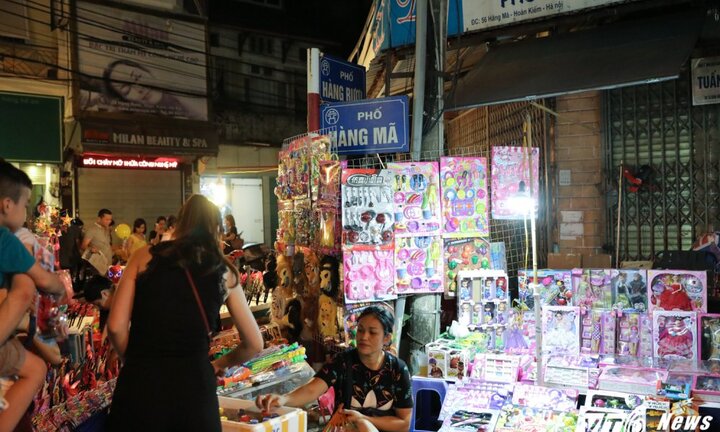 Tết Trung thu 2017: Nhộn nhịp phố đồ chơi Trung thu ở Hà thành