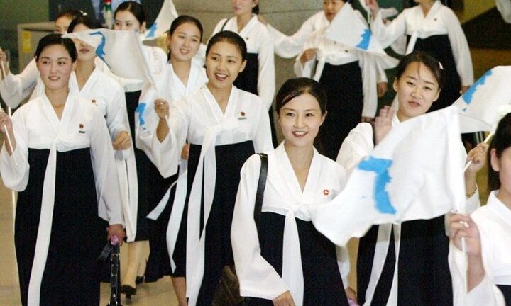 Ảnh: Đội cổ vũ xinh đẹp hút hồn của thể thao Triều Tiên