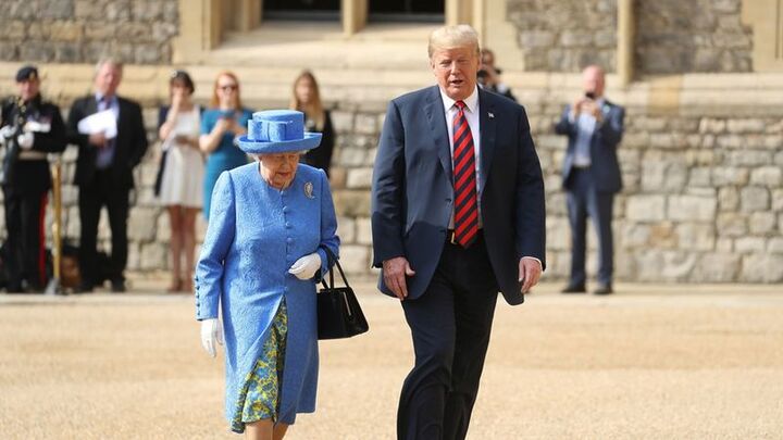 Tổng thống Trump bị chỉ trích vì ‘phớt lờ’ nữ hoàng Anh Elizabeth II