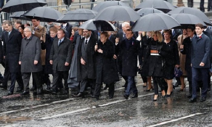 Ảnh: Lãnh đạo thế giới bước dưới mưa trong lễ kỷ niệm 100 năm kết thúc Thế chiến I