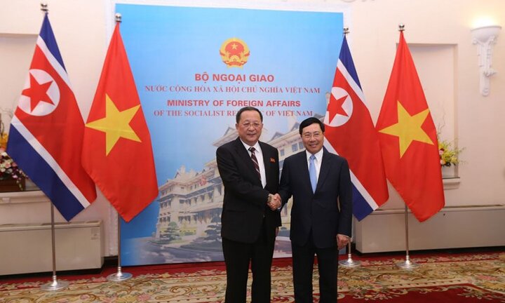 Bộ trưởng Ngoại giao Triều Tiên bắt đầu chuyến thăm chính thức tới Việt Nam