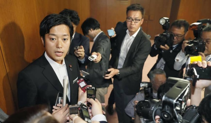 Uống rượu, đòi sờ ngực phụ nữ, kêu gọi chiến tranh với Nga, nghị sĩ Nhật đối mặt sức ép từ chức