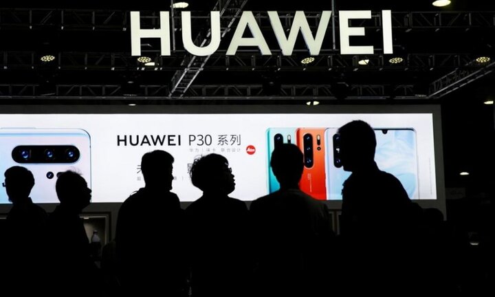 Facebook gỡ hàng loạt quảng cáo của Huawei