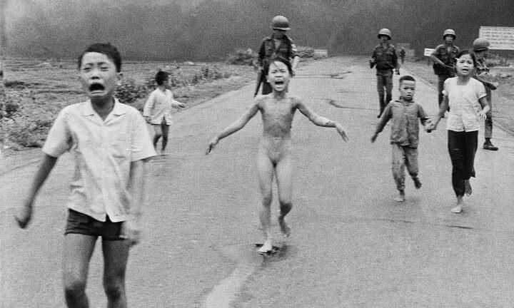 ‘Em bé Napalm’ được bình chọn là bức ảnh ấn tượng nhất nửa thế kỷ