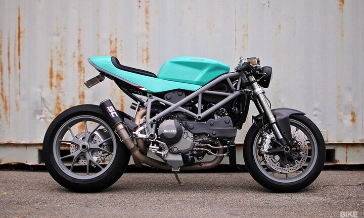Ducati 848 cafe fighter độ màu sắc lạ mắt