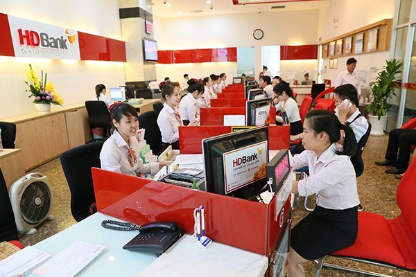 Nhân viên PGBank sẽ được tăng lương khi về một nhà với HDBank?