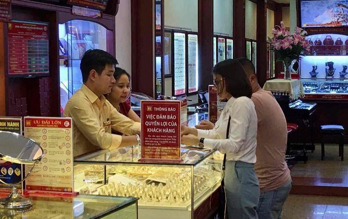 Giá vàng hôm nay 13/9 vẫn ở mức đáy, chưa có dấu hiệu tăng