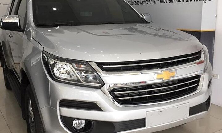 Ô tô nhập về Việt Nam giảm cực mạnh