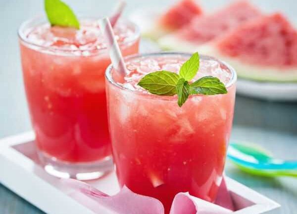 7 loại nước trái cây cho bạn gái làn da mịn màng