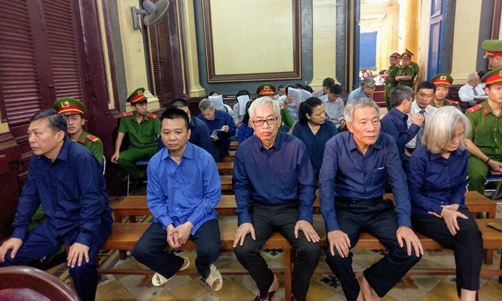 Ngày mai Vũ 'nhôm' sẽ có mặt tại tòa