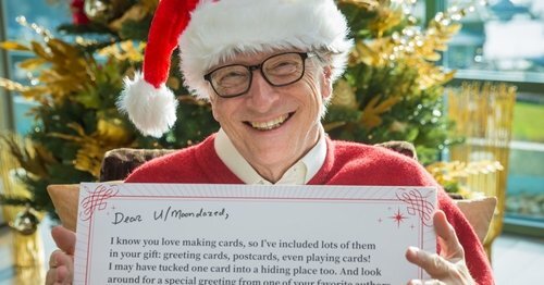 Quà Giáng sinh bất ngờ khi Bill Gates làm ông già Noel