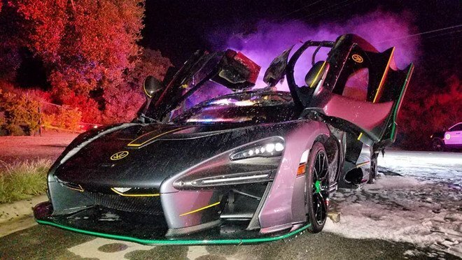 Siêu xe triệu USD McLaren Senna bị thiêu rụi trong đêm giao thừa