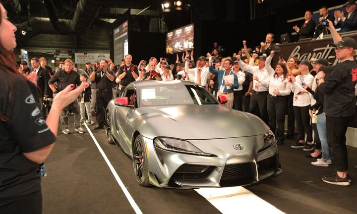 Toyota Supra 2020 đầu tiên trên thế giới bán giá kỷ lục 2,1 triệu USD