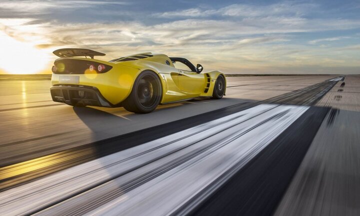 Tốc độ nhanh nhất của một siêu xe hiện nay là bao nhiêu?