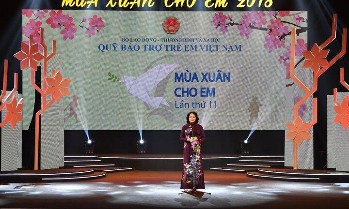 Vietcombank ủng hộ 5,5 tỷ đồng hỗ trợ trẻ em có hoàn cảnh khó khăn