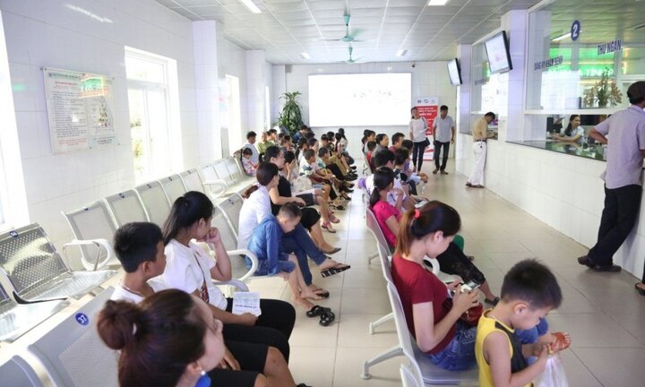 Gần 1.400 trẻ em được khám sàng lọc bệnh lý tim mạch miễn phí tại BVĐK tỉnh Phú Thọ