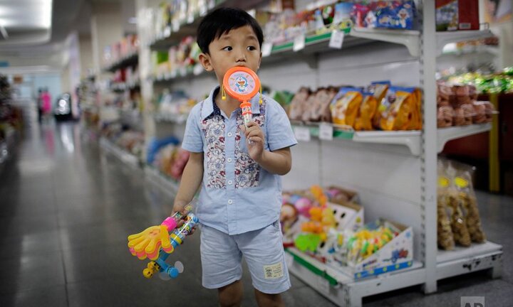 Ảnh: Có gì bên trong cửa hàng tạp hóa ở thủ đô của Triều Tiên?