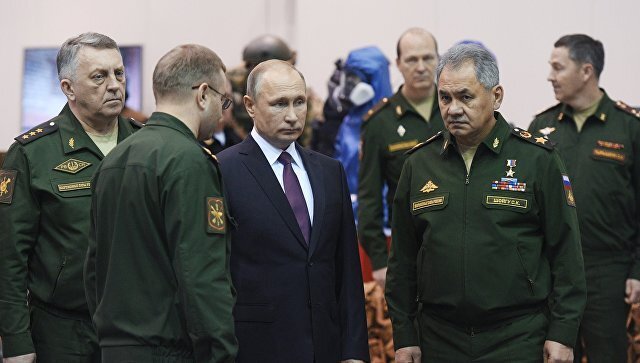 Tổng thống Putin yêu cầu quân đội cần trở nên thông minh hơn