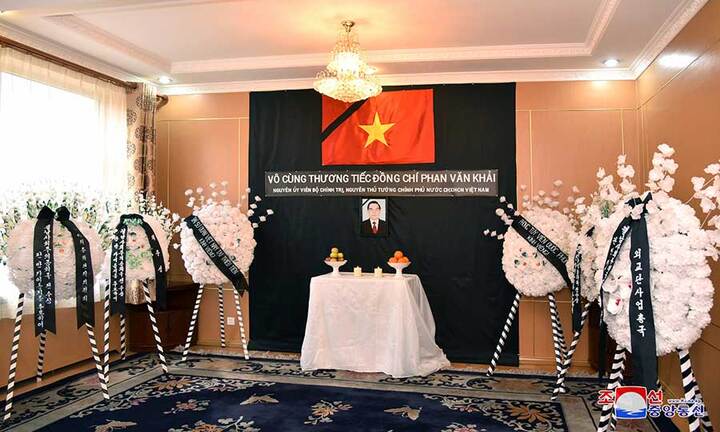 Triều Tiên gửi vòng hoa viếng nguyên Thủ tướng Phan Văn Khải