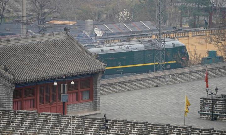 Ảnh: Cận cảnh đoàn tàu và chuyến thăm Trung Quốc của ông Kim Jong-un