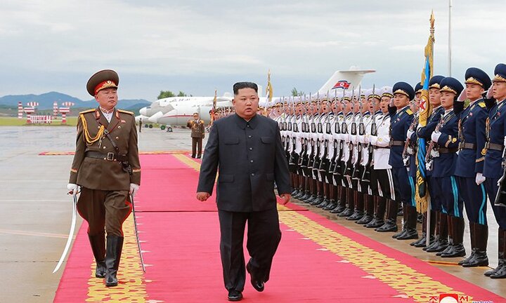 Những bức ảnh hiếm trước khi ông Kim Jong-un rời Triều Tiên lên đường đi Singapore