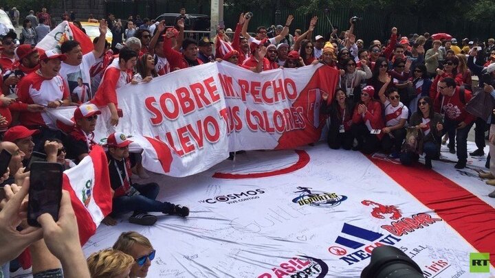 Cổ động viên quyết tăng hàng chục cân để mua được vé đi xem World Cup