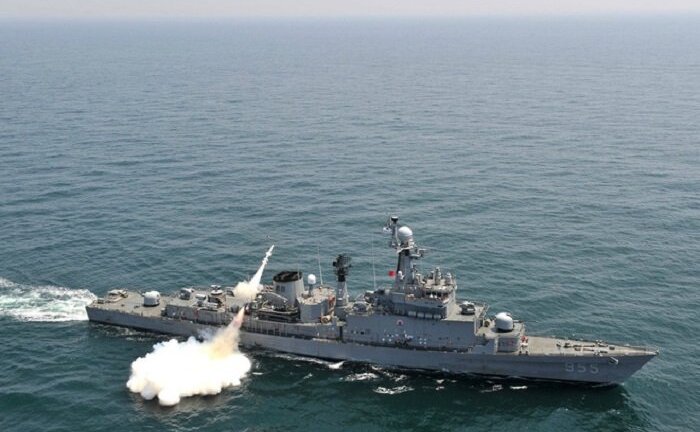 Chiến hạm Hàn Quốc phát nổ trước lúc tập trận