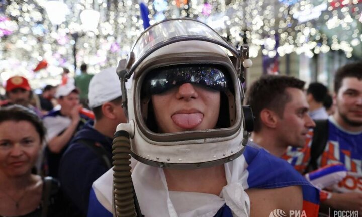 World Cup 2018: Dân Nga trắng đêm ăn mừng chiến thắng của đội tuyển