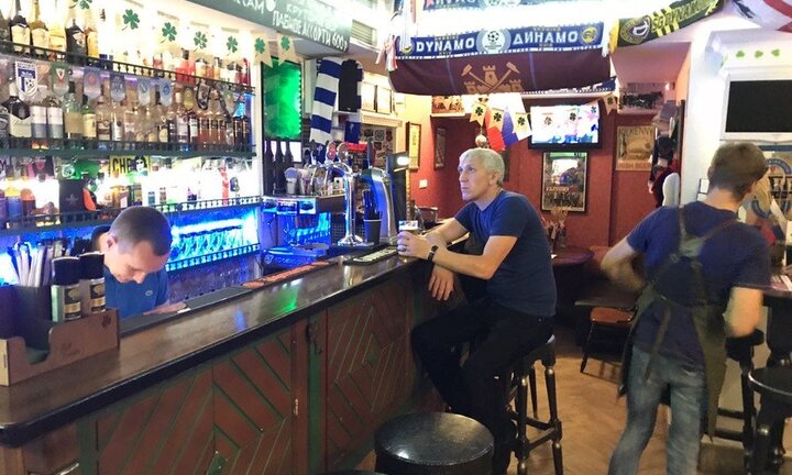 Chào kiểu phát xít tại Nga, nhóm cổ động viên Anh đối mặt án phạt 5 năm tù