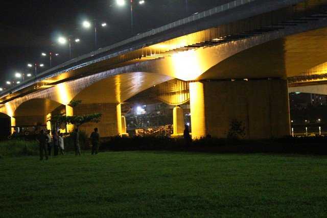 Người đàn ông nhảy cầu Sài Gòn tự tử sau tiếng hét lớn