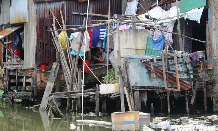 Ảnh: Khu nhà ổ chuột chờ sập trên kênh ô nhiễm Bí thư Thăng chỉ đạo di dời