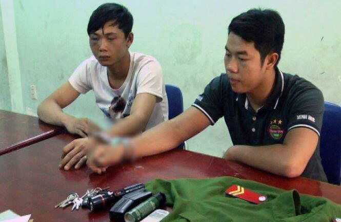 Giả danh công an bắt người vi phạm dừng xe để cướp bán