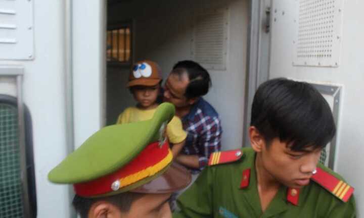 Ảnh: Toàn cảnh phiên phúc thẩm vụ 'con ruồi giá nửa tỷ'