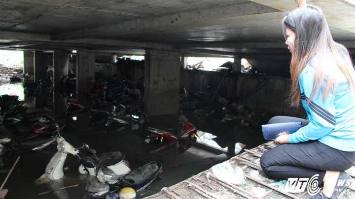 Hơn 1.000 xe máy ngâm nước ở Sài Gòn: Chủ giữ xe quyết không bồi thường