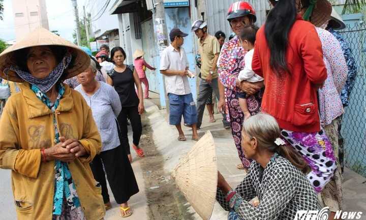 Chủ nhân trúng vé số gần 100 tỷ đồng bán hủ tiếu từ thiện