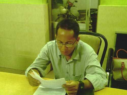 Phóng viên 'dởm' đâm người nhập viện trong hội nghị