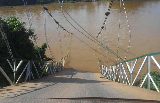 Sập cầu treo ở Đồng Nai, nhiều người rơi xuống sông: Khẩn trương cứu hộ